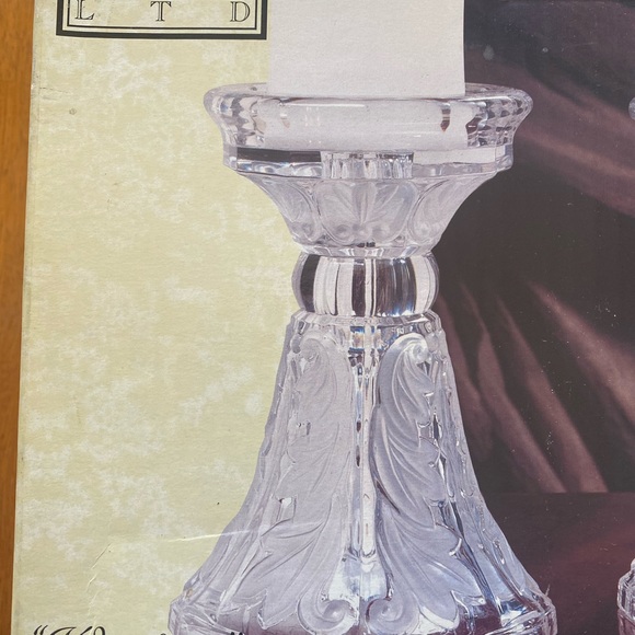 FIFTH AVENUE CRYSTAL CANDLE HOLDER - Picture 2 of 3